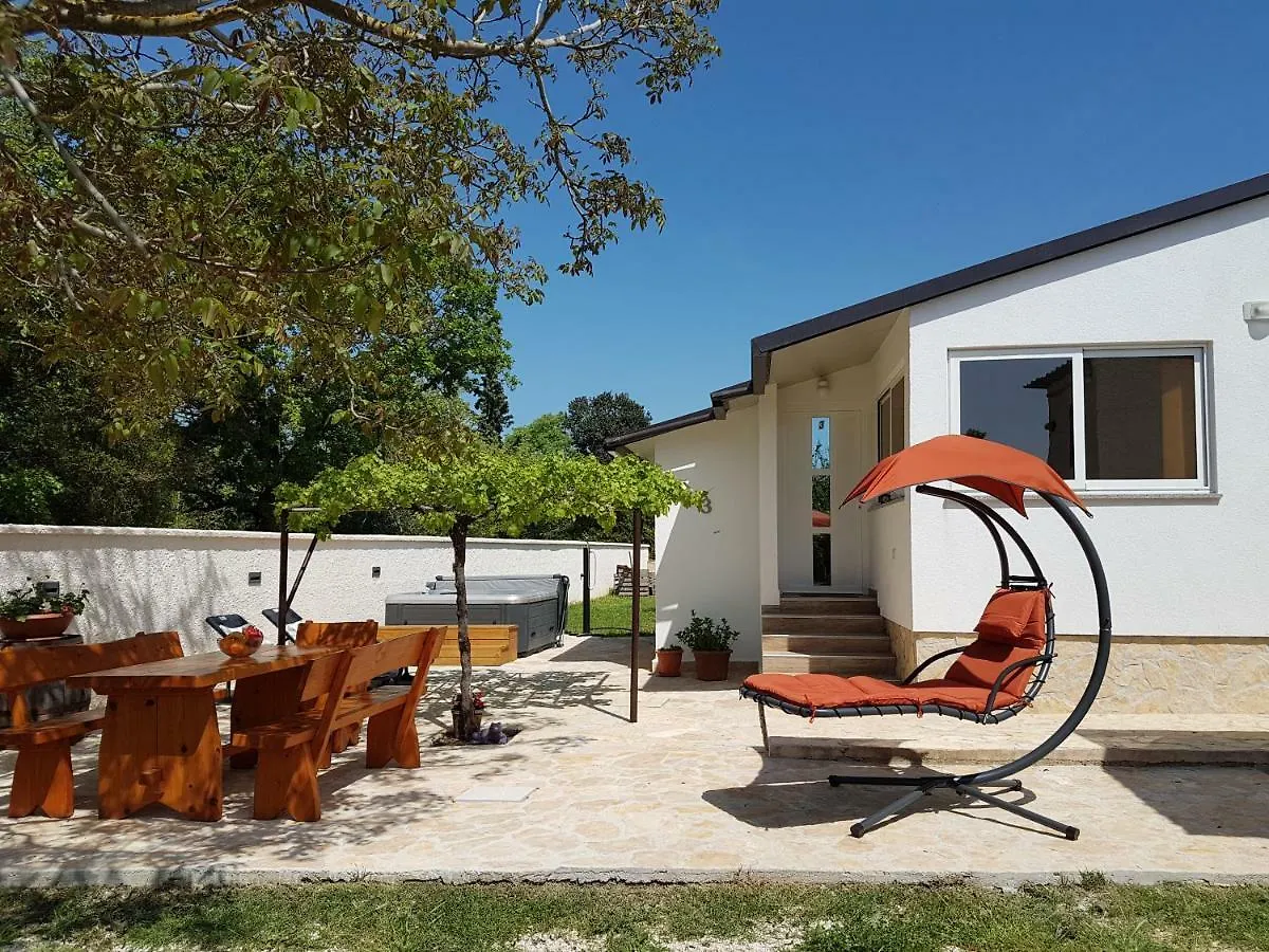 Holiday Home Kerniat Pula